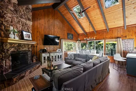 Living - 256 N Fairway, Lake Arrowhead, CA 92352 photo 1 of 5