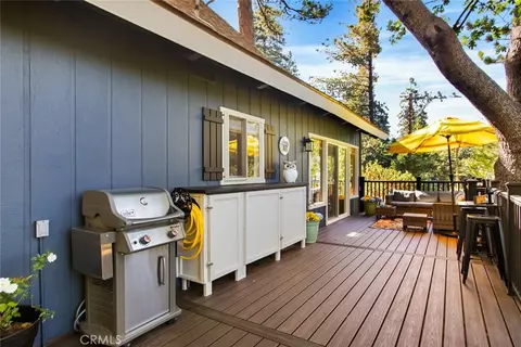 Exterior - 256 N Fairway, Lake Arrowhead, CA 92352 photo 6 of 11