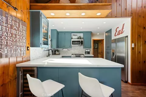 Kitchen - 256 N Fairway, Lake Arrowhead, CA 92352 photo 1 of 6