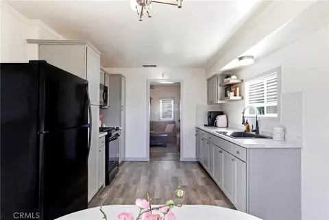 Kitchen - 34975 Avenue C, Yucaipa, CA 92399 photo 4 of 8