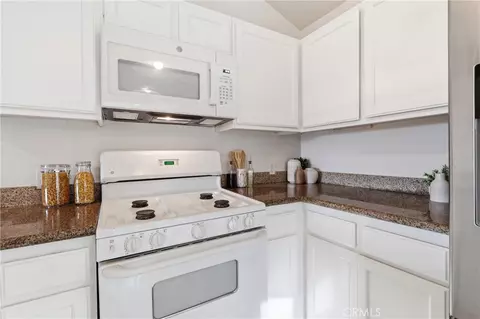 Kitchen - 34975 Avenue C, Yucaipa, CA 92399 photo 7 of 8