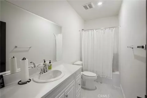 Bath - 19795 Beavertail Way, Riverside, CA 92508 photo 1 of 1
