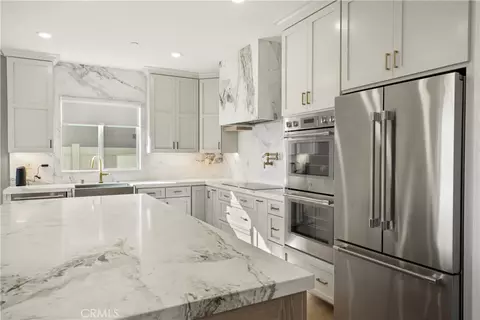 Kitchen - 19795 Beavertail Way, Riverside, CA 92508 photo 6 of 10