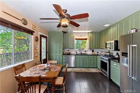 Kitchen - 24445 San Moritz Dr, Crestline, CA 92325 photo 2 of 4