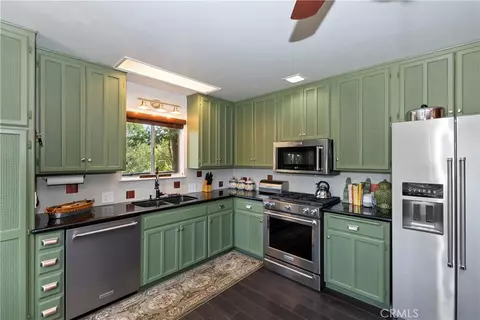 Kitchen - 24445 San Moritz Dr, Crestline, CA 92325 photo 4 of 4