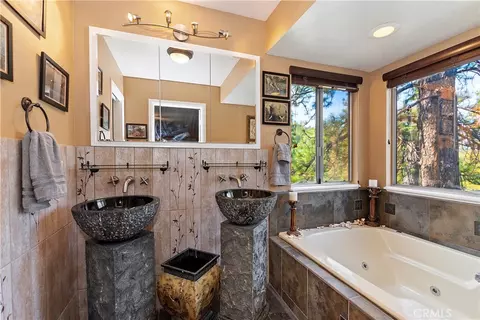 Bath - 24445 San Moritz Dr, Crestline, CA 92325 photo 1 of 6