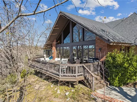 28994 North Shr, Lake Arrowhead, CA 92352