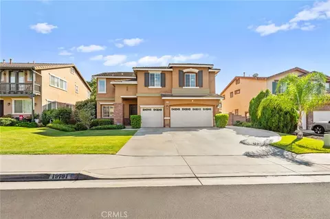 19791 Paso Robles Dr, Riverside, CA 92508