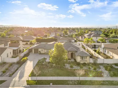 1575 N N Grv, Redlands, CA 92374
