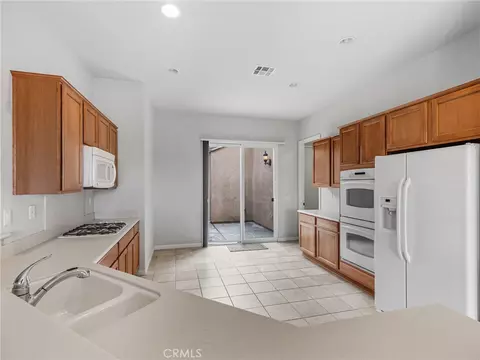 Kitchen - 19420 Verbena St, Apple Valley, CA 92308 photo 1 of 2