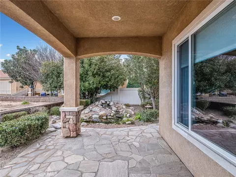 Exterior - 19420 Verbena St, Apple Valley, CA 92308 photo 8 of 10