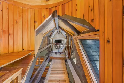 Entry Way - 9323 Cedar Dr, Forest Falls, CA 92339 photo 6 of 6