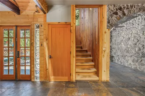 Entry Way - 9323 Cedar Dr, Forest Falls, CA 92339 photo 4 of 6