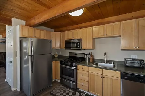 Kitchen - 728 W Aeroplane, Big Bear City, CA 92314 photo 3 of 3