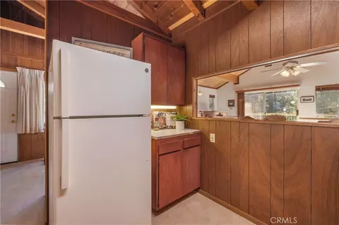 Kitchen - 1109 Brookside, Fawnskin, CA 92333 photo 2 of 3