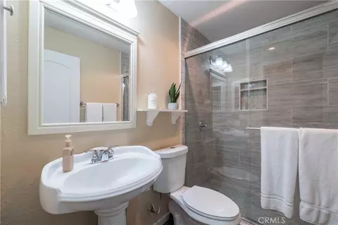Bath - 40177 Lakeview, Big Bear Lake, CA 92315 photo 1 of 2