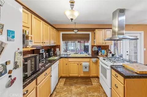 Kitchen - 1539 Robyn, Redlands, CA 92374 photo 5 of 5