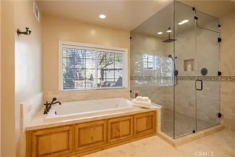 Bath - 173 Grizzly Rd, Lake Arrowhead, CA 92352 photo 6 of 6