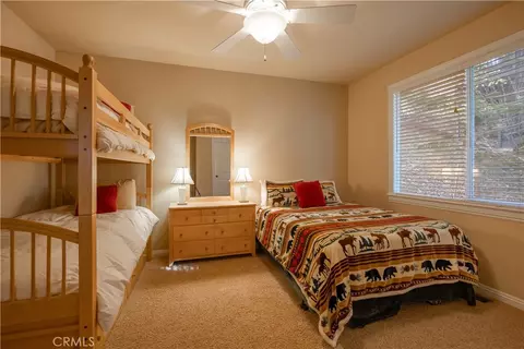 Bedroom - 173 Grizzly Rd, Lake Arrowhead, CA 92352 photo 5 of 7