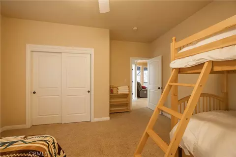 Bedroom - 173 Grizzly Rd, Lake Arrowhead, CA 92352 photo 4 of 7