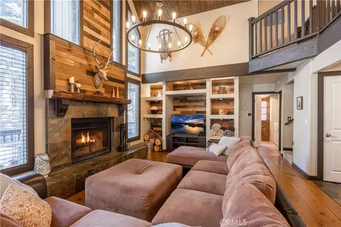 875 Sierra Vista Dr, Twin Peaks, CA 92391