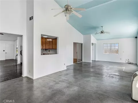 Living - 18449 Hackberry, Hesperia, CA 92345 photo 6 of 7