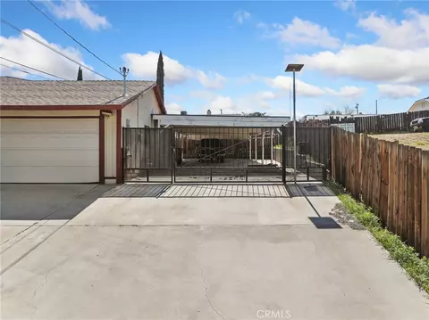 Exterior - 18449 Hackberry, Hesperia, CA 92345 photo 5 of 9
