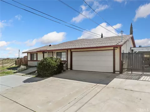Exterior - 18449 Hackberry, Hesperia, CA 92345 photo 4 of 9