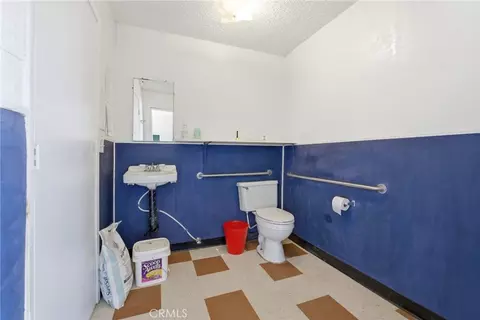 Bath - 15637 Tuscola, Apple Valley, CA 92307 photo 3 of 3