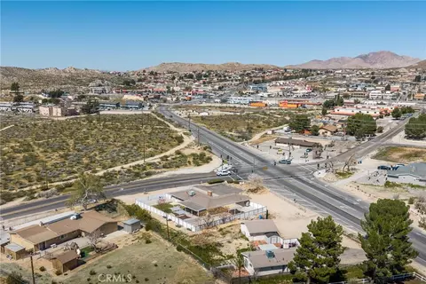 View/Area - 15637 Tuscola, Apple Valley, CA 92307 photo 14 of 18