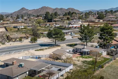 View/Area - 15637 Tuscola, Apple Valley, CA 92307 photo 8 of 18