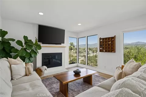 Living - 31397 Mesa Dr, Redlands, CA 92373 photo 1 of 1