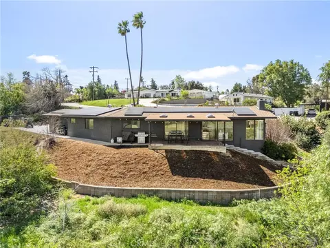 Exterior - 31397 Mesa Dr, Redlands, CA 92373 photo 5 of 10