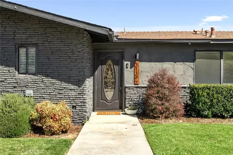 Exterior - 31397 Mesa Dr, Redlands, CA 92373 photo 2 of 10