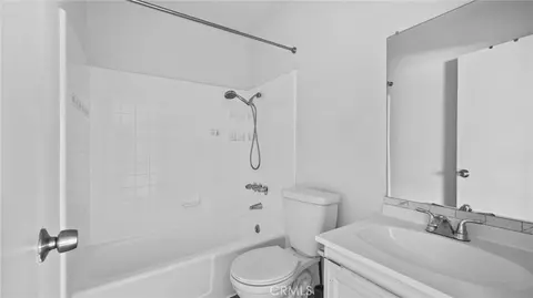 Bath - 3568 20th St, Highland, CA 92346 photo 1 of 1