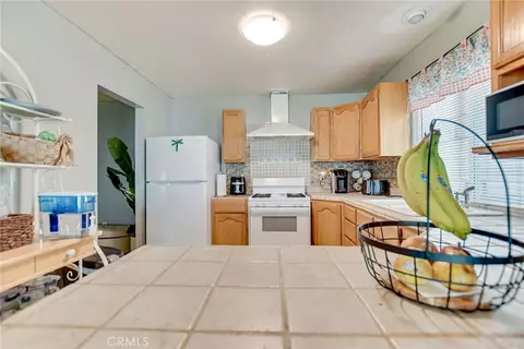 Kitchen - 1602 Glover St, Redlands, CA 92374 photo 2 of 3