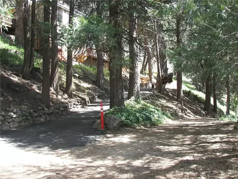 Exterior - 21636 Sawpit Cyn, Cedarpines Park, CA 92322 photo 8 of 27