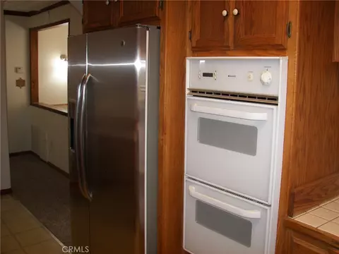 Kitchen - 21636 Sawpit Cyn, Cedarpines Park, CA 92322 photo 1 of 6