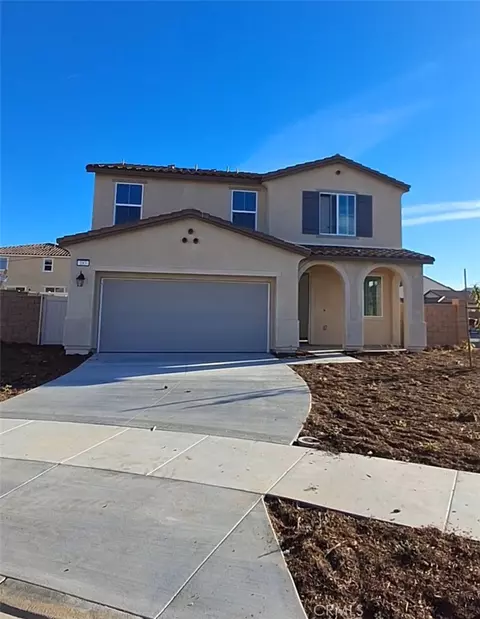 183 Oakton Ct, Hemet, CA 92543