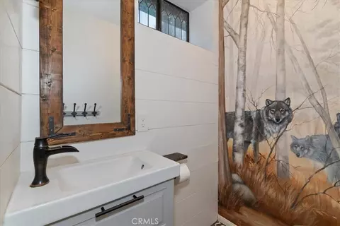Bath - 948 Arbula, Crestline, CA 92325 photo 1 of 6