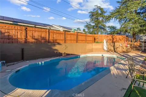 Exterior - 33574 Washington Dr, Yucaipa, CA 92399 photo 12 of 15