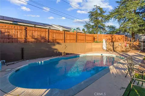 Exterior - 33574 Washington Dr, Yucaipa, CA 92399 photo 12 of 15
