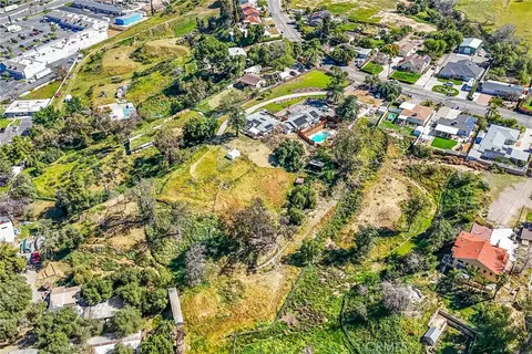 View/Area - 33574 Washington Dr, Yucaipa, CA 92399 photo 9 of 20