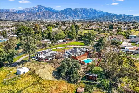 View/Area - 33574 Washington Dr, Yucaipa, CA 92399 photo 7 of 20