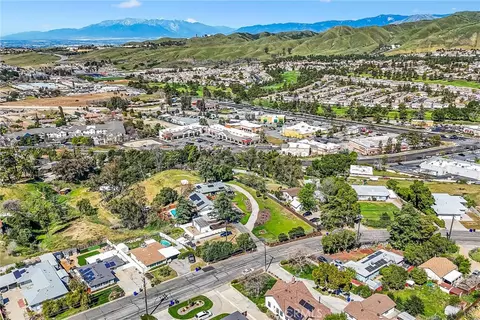 View/Area - 33574 Washington Dr, Yucaipa, CA 92399 photo 3 of 20