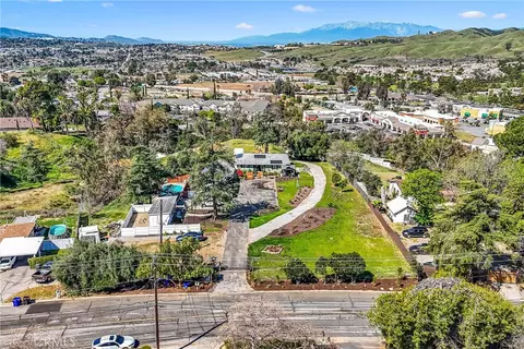 View/Area - 33574 Washington Dr, Yucaipa, CA 92399 photo 4 of 20