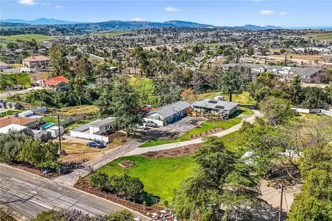 View/Area - 33574 Washington Dr, Yucaipa, CA 92399 photo 5 of 20