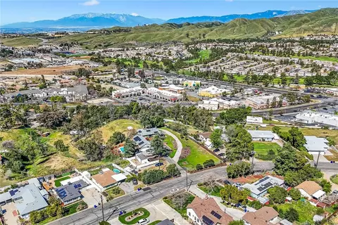 View/Area - 33574 Washington Dr, Yucaipa, CA 92399 photo 3 of 20