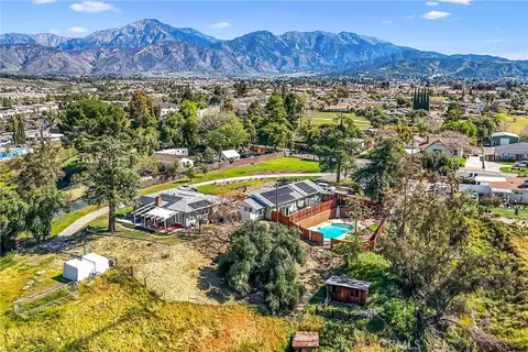 View/Area - 33574 Washington Dr, Yucaipa, CA 92399 photo 7 of 20