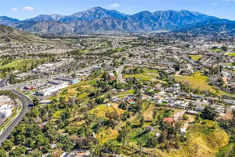 View/Area - 33574 Washington Dr, Yucaipa, CA 92399 photo 10 of 20